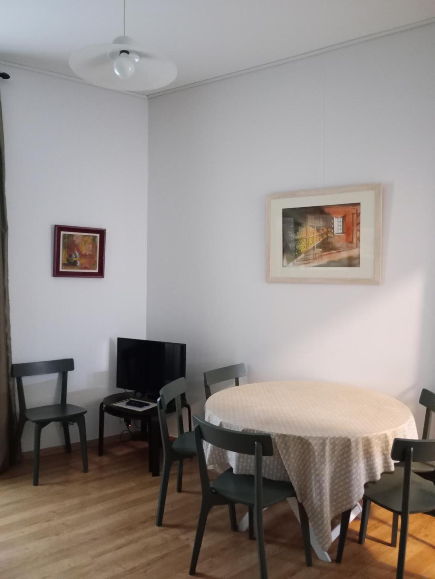 Centre Intra Muros Cour Exterieure Parking Prive Gratuit Apartment Avignon